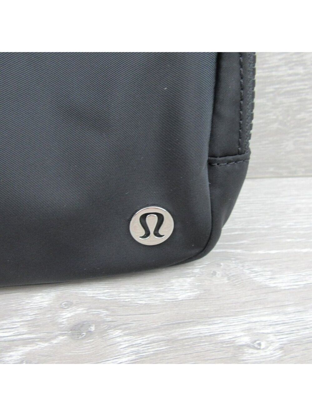 Lululemon Everywhere Belt Bag "Wordmark" Black (1L) Travel Vacation NEW - Picture 3 of 16